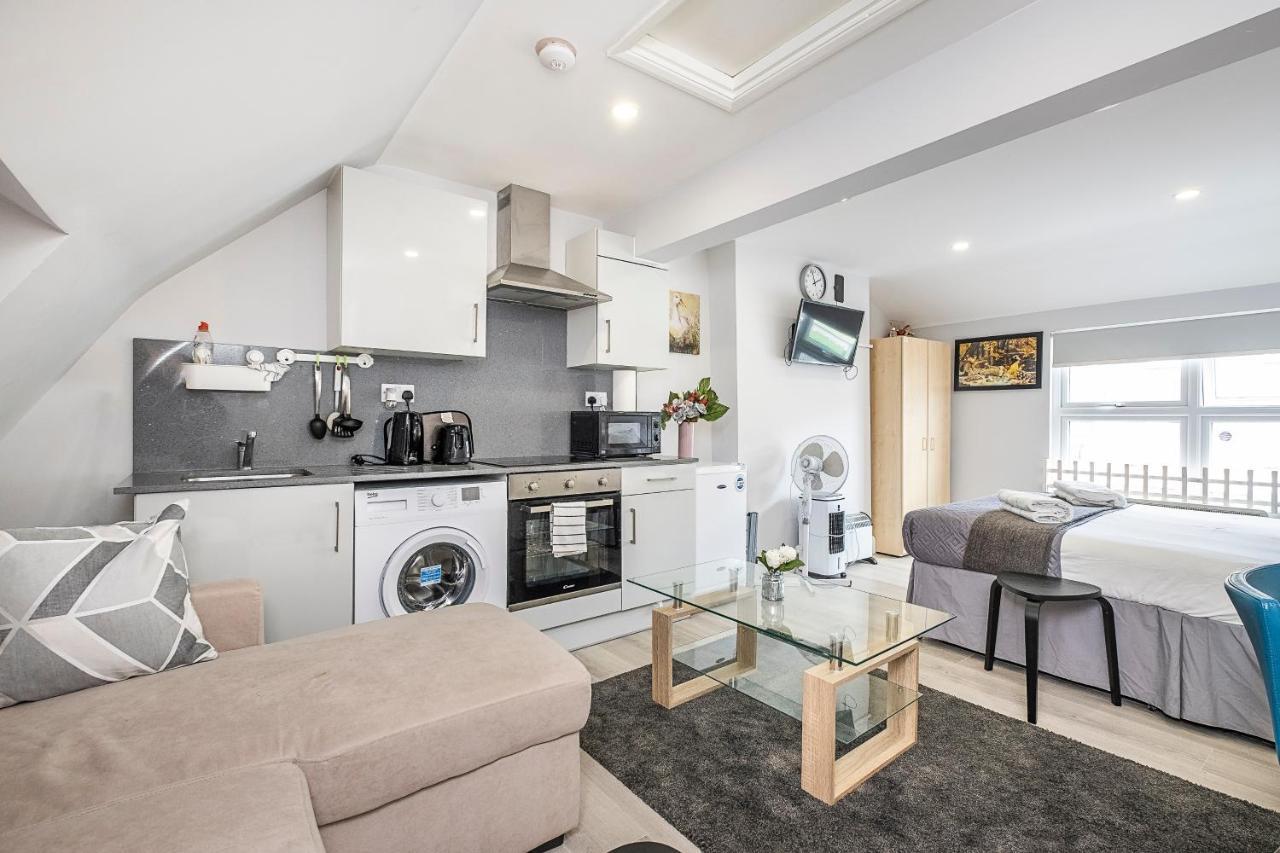 Securematics Superior Studio Apartments Londen Buitenkant foto